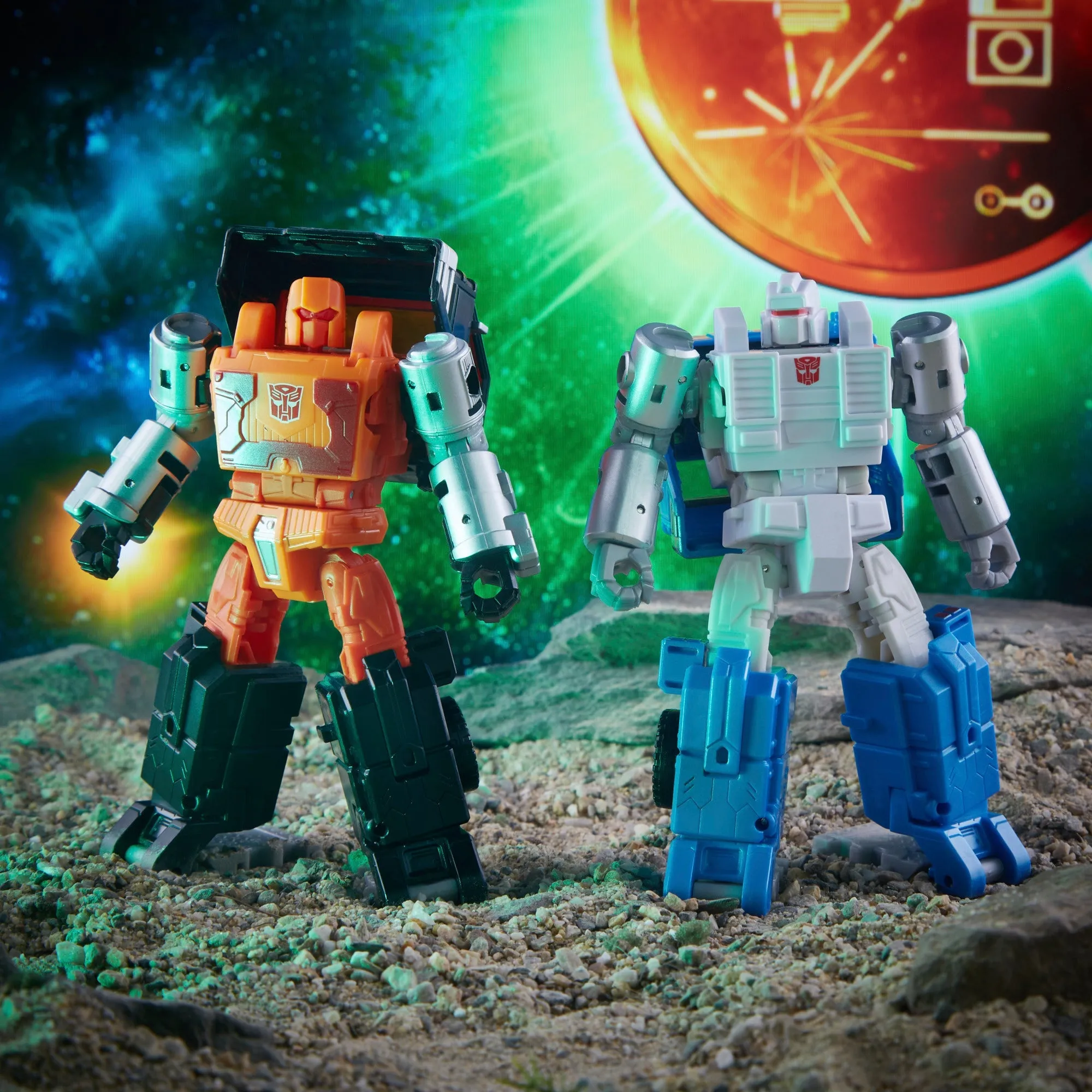 Transformers Generations War For Cybertron Gold Disk Collection Chapter 1 Autobot Road Ranger and Puffer Action Figure F2820